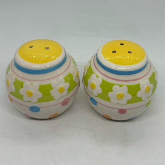 Celebrating Home Stoneware Salt And Pepper Shaker Set - Picture 2 of 4